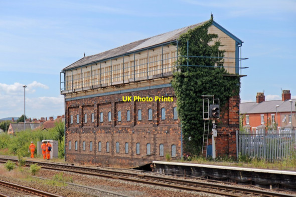 Photo 6"x4" Rhyl No.2 signal box, Rhyl railway station Rhyl c2014