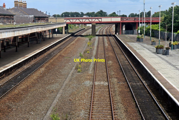 Photo 6"x4" Above the tracks, Rhyl railway station Rhyl c2014