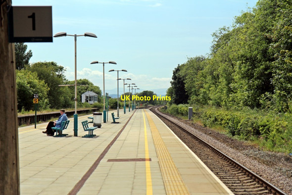 Photo 6"x4" Along platform 1, Prestatyn railway station Prestatyn c2014