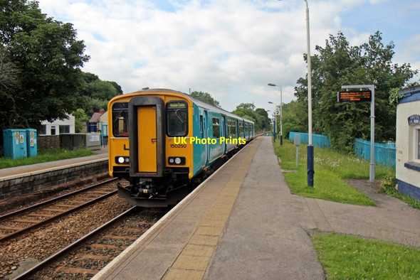 Photo 6"x4" Arriva Trains Wales Class 150, 150250, Caergwrle railway station Caergwrle c2014