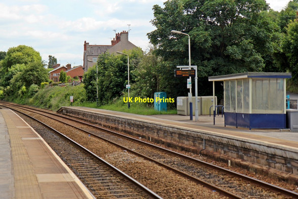 Photo 6"x4" Platform furniture, Caergwrle railway station Caergwrle c2014