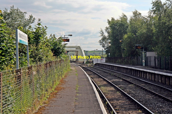 Photo 6"x4" South along platform 2, Hawarden Bridge railway station Connah's Quay c2014
