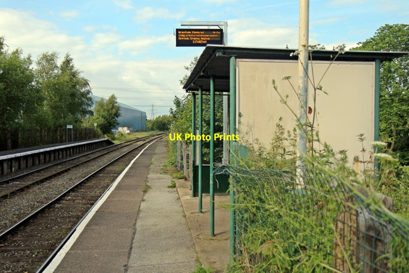 Photo 6"x4" Shelter on platform 2, Hawarden Bridge railway station Connah's Quay c2014