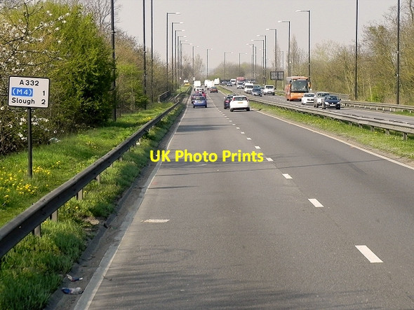 Photo 6"x4" Northbound A332 Eton c2015
