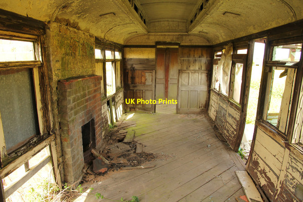 Photo 6"x4" Old railway carriage Bothamsall c2015