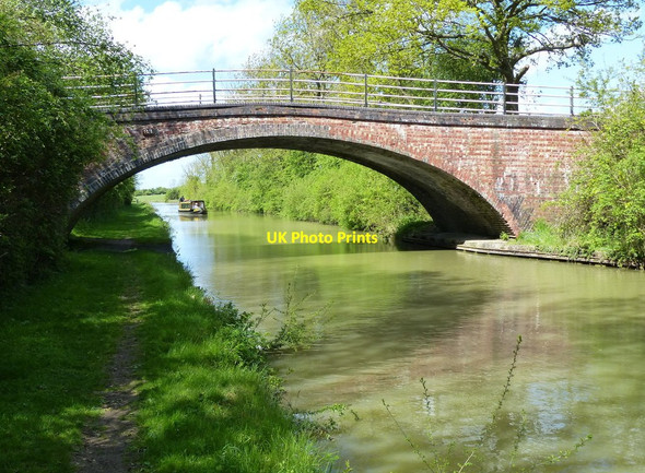 Photo 6"x4" Bridge 83 crossing the Oxford Canal Barby c2015