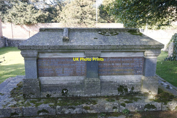 Photo 6"x4" Back of the Crypt Avington\/SU5332 c2015