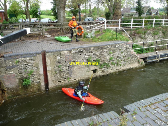 Photo 6"x4" Kayaker below Saltford Lock [No 4], River Avon Kelston c2015
