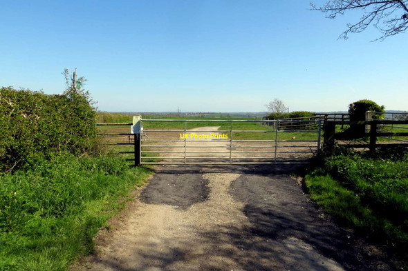 Photo 6"x4" Gate on the Midshires Way East Claydon c2015