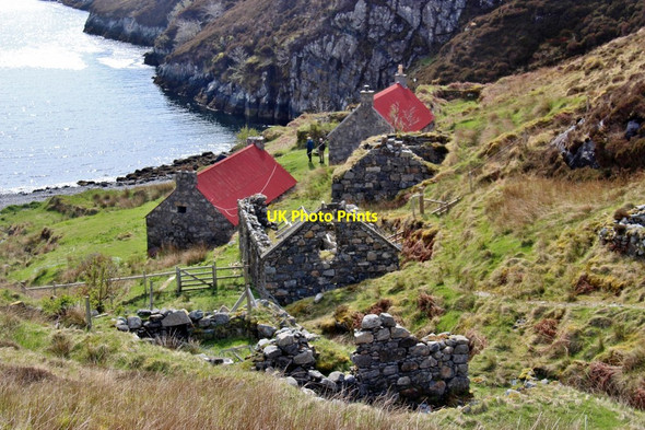 Photo 6"x4" Secluded retreat at Molinginish Caolas Scalpaigh\/NG2198 c2015