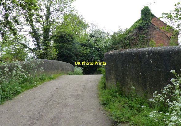 Photo 6"x4" Old Mill Field Bridge at Cropredy Mill Cropredy c2015