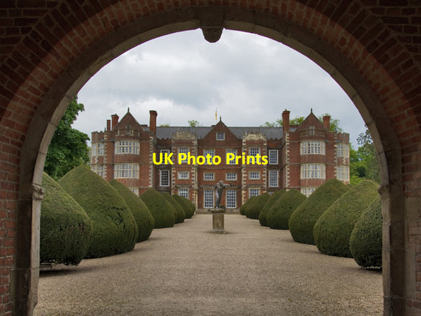 Photo 6"x4" Burton Agnes Hall through the arch Burton Agnes c2015