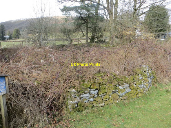 Photo 6"x4" Enclosure by the Churchyard Abergwesyn c2015