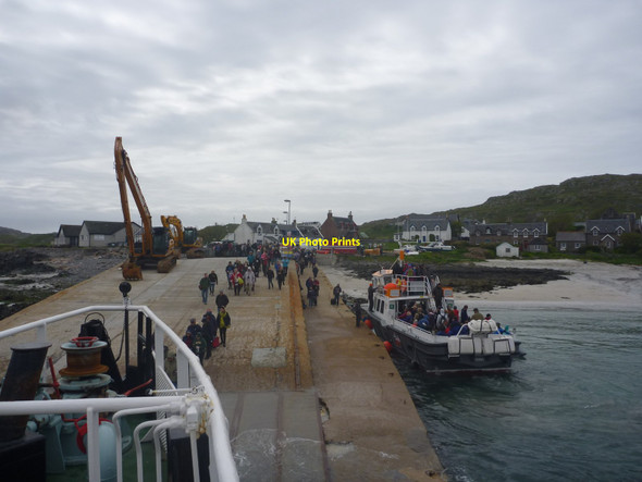 Photo 6"x4" Coastal Argyll : Exodus From Iona Baile M\u00f2r c2015