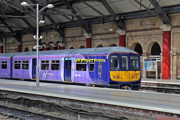 Photo 6"x4" Northern Electrics Class 319, 319380, platform 2, Liverpool Lime Street railway station Liverpool c2015