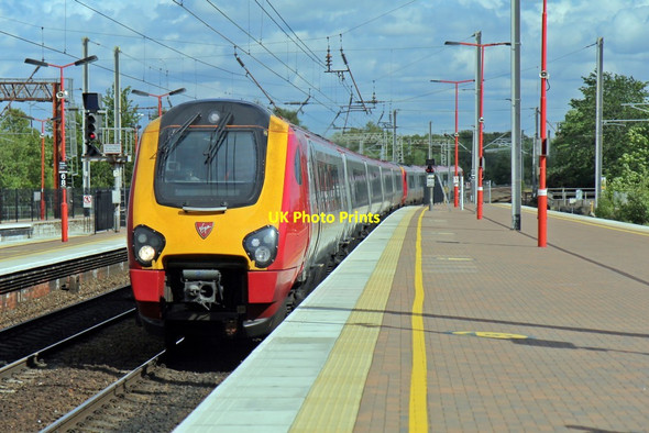 Photo 6"x4" Virgin Class 221, 221114, Wigan North Western railway station Wigan c2015