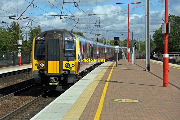 Photo 6"x4" First TransPennine Express Class 350, 350405, Wigan North Western railway station Wigan c2015