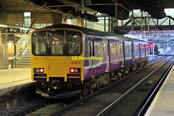 Photo 6"x4" Northern Rail Class 150, 150117, platform 4, Manchester Victoria railway station Manchester c2015