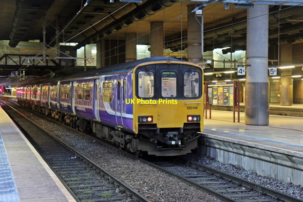 Photo 6"x4" Northern Rail Class 150, 150149, platform 4, Manchester Victoria railway station Manchester c2015