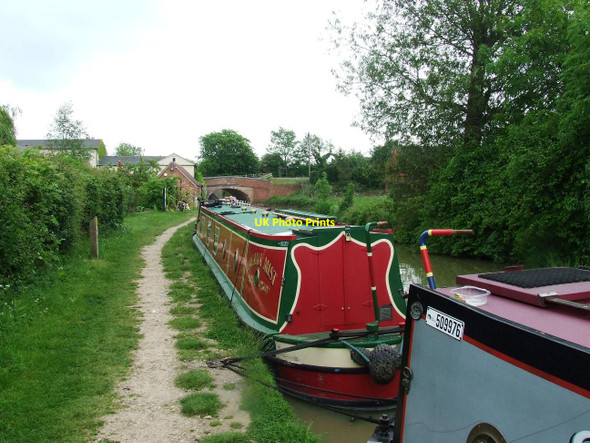 Photo 6"x4" Bridge 136 crosses the Oxford Canal Wharf c2010