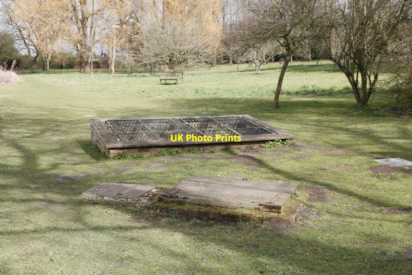 Photo 6"x4" Grating on the Pump Cufaude c2015