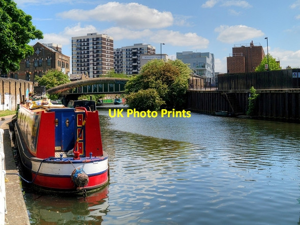Photo 6"x4" Narrowboat Moored on the Regent's Canal London c2015
