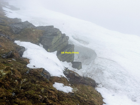Photo 6"x4" Cornice on Sg\u00c3\u00b2r Gaoith Sgor Gaoith c2015