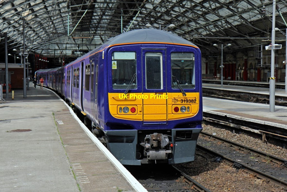 Photo 6"x4" Northern Electrics Class 319, 319382, platform 6, Liverpool Lime Street station Liverpool c2015