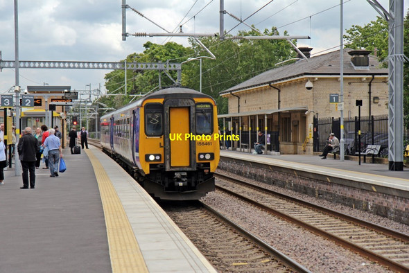 Photo 6"x4" Northern Rail Class 156, 156461, platform 2, Huyton railway station Huyton-With-Roby c2015