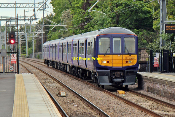 Photo 6"x4" Northern Electrics Class 319, 319367, Huyton railway station Huyton-With-Roby c2015
