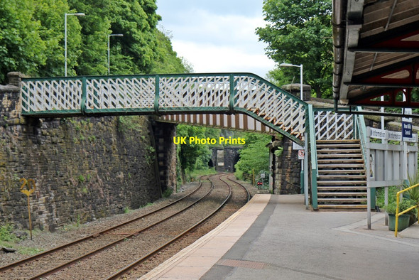 Photo 6"x4" Bridges and tunnels, New Mills Central railway station New Mills\/SJ9985 c2015