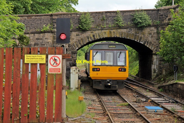 Photo 6"x4" Northern Rail Class 142, 142004, Marple railway station Marple c2015