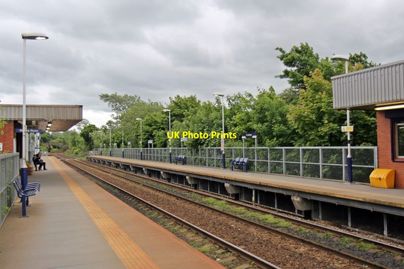 Photo 6"x4" Platforms, Bredbury railway station Romiley c2015