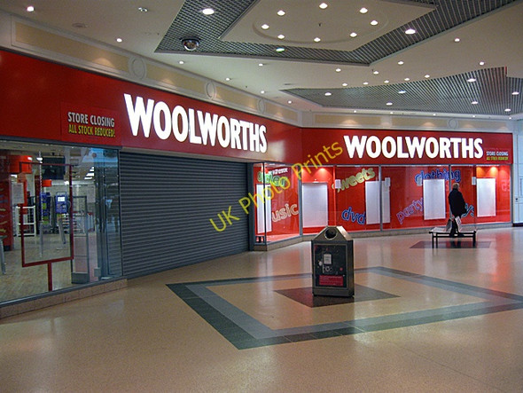 Photo 6"x4" Woolworths Telford Town Centre Telford c2009