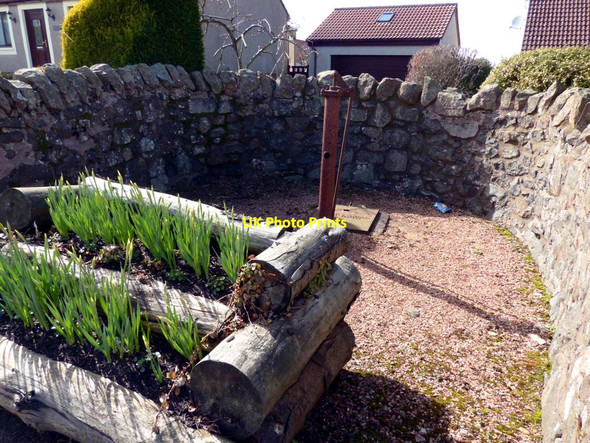 Photo 6"x4" Old water pump Peat Inn c2016