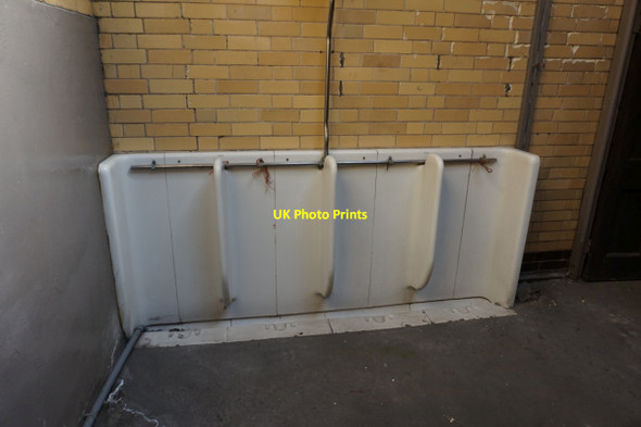 Photo 6"x4" The disused gents  toilets at Selby Train Station Selby c2016