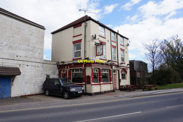 Photo 6"x4" Victoria Dock Tavern Kingston upon Hull c2016