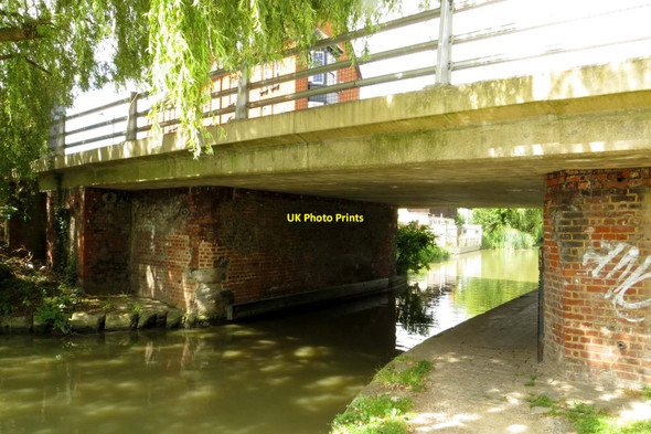 Photo 6"x4" The Grand Union Canal runs under Leighton Road Leighton Buzzard c2014