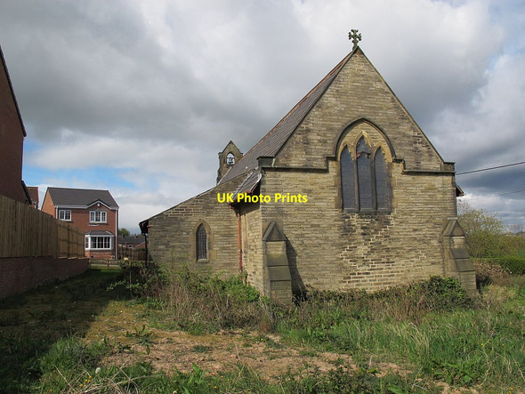 Photo 6"x4" St John the Evangelist, Calder Grove: east end Horbury c2016
