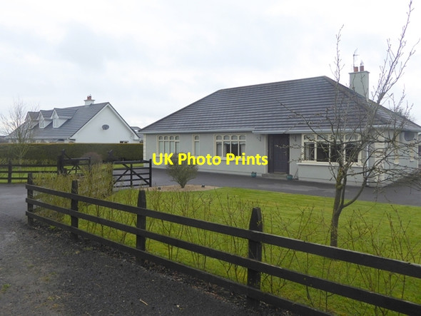 Photo 6"x4" Roadside bungalows at Drummond Rosenallis c2016