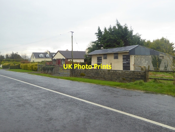 Photo 6"x4" Bungalow and stables at Avolia Mountmellick c2016