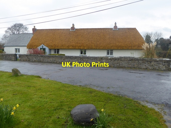 Photo 6"x4" Thatched cottage at Garoon Mountmellick c2016