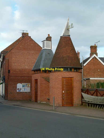 Photo 6"x4" Somewhere to hop to in need Burford\/SO5868 c2016