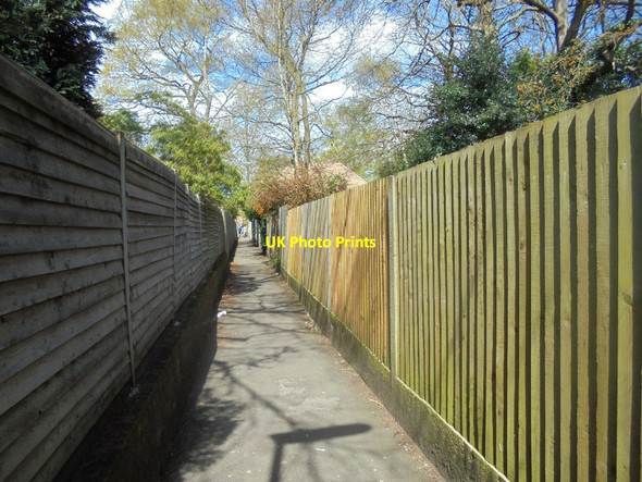 Photo 6"x4" Path to Prospect Avenue Farnborough\/SU8754 c2016