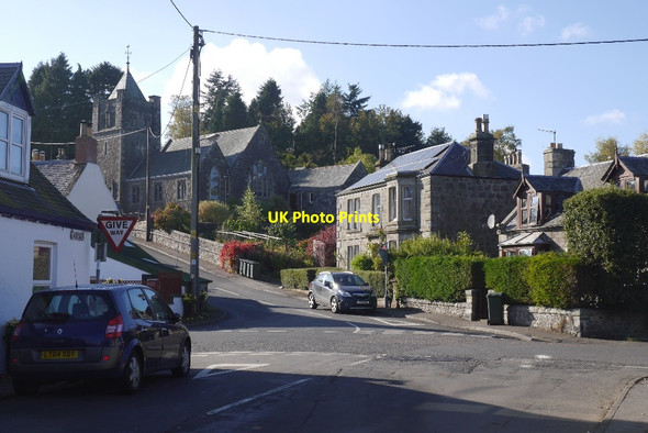 Photo 6"x4" Ladeside and Church Brae, Glenfarg Glenfarg c2015