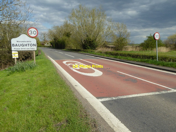 Photo 6"x4" The A4104 entering Baughton Baughton c2016