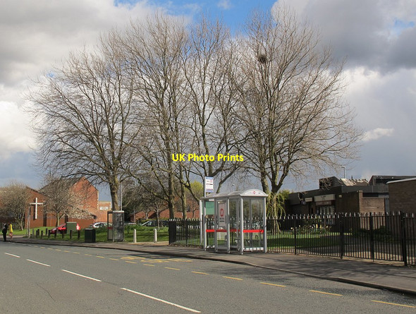 Photo 6"x4" Bus stop on Hunslet Hall Road Hunslet c2016