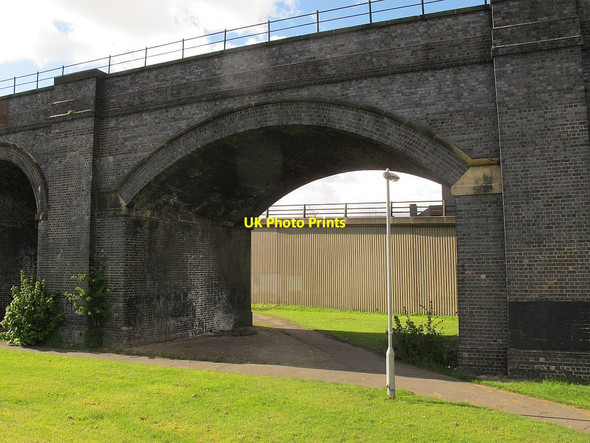 Photo 6"x4" Path under Farnley Viaduct Leeds\/SE3034 c2016