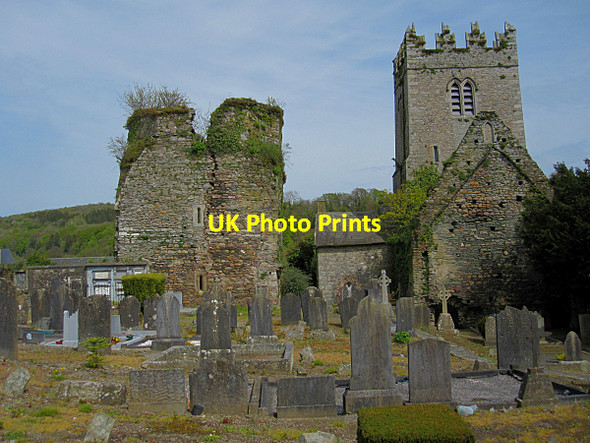 Photo 6"x4" Black Castle and Church Inistioge c2016