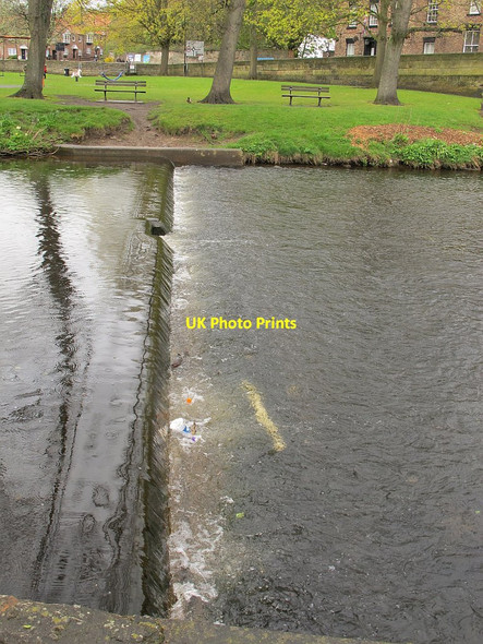 Photo 6"x4" Weir below King Street bridge Ripon c2016